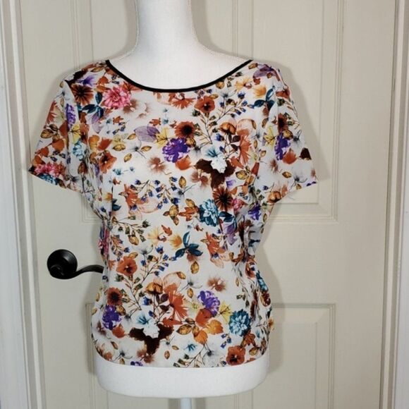 💐WAYF, Floral print Faux wrap/mesh back top💐 - Picture 2 of 6